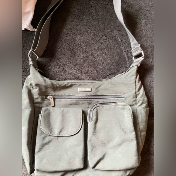 Baggallini Crossbody Bag - Picture 5 of 5